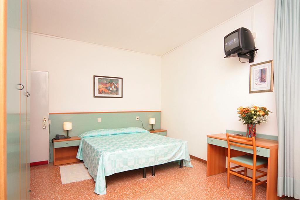 Hotel Janeiro Frontemare 3*