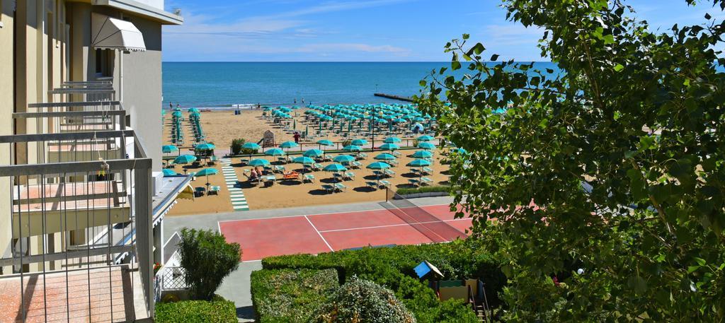 Hotel Janeiro Frontemare 3*