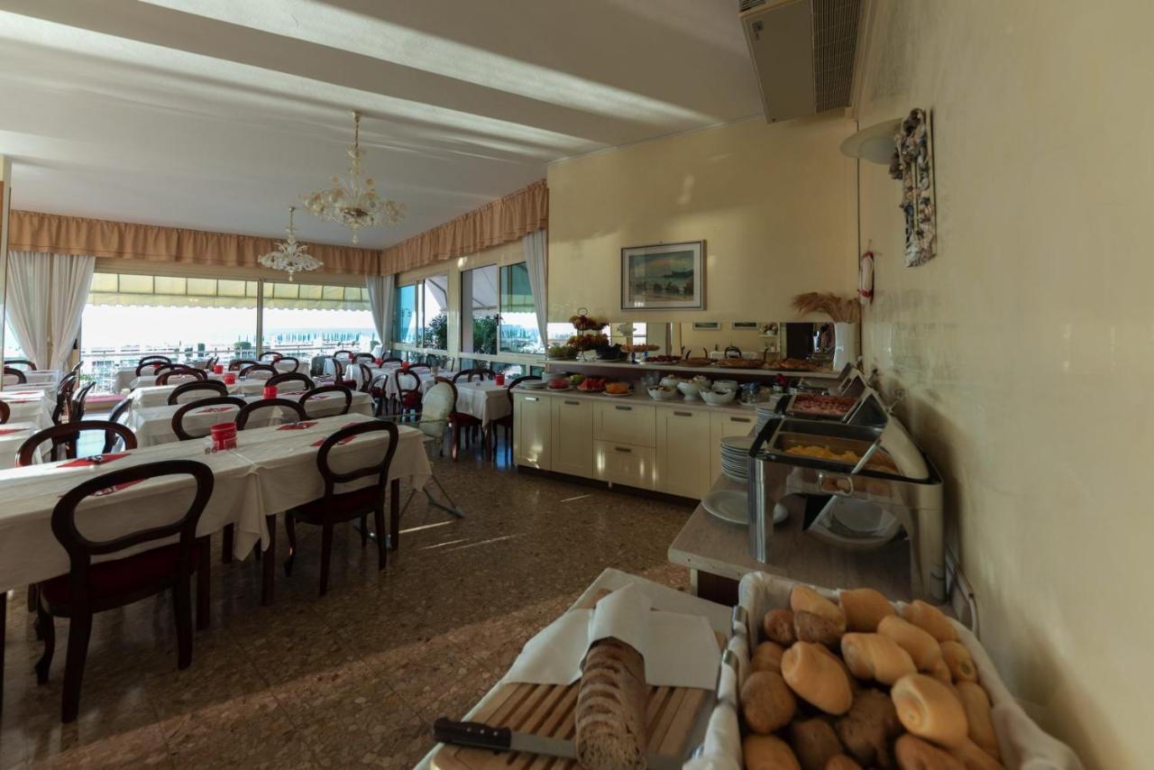 Hotel Janeiro Frontemare